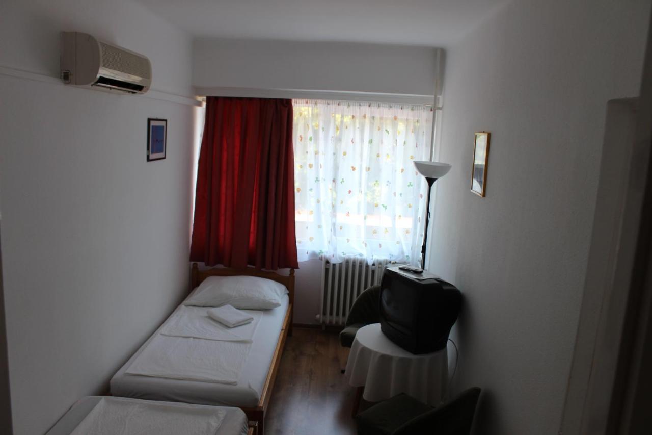 Hotel Tara Mestecǎneşti Exterior foto