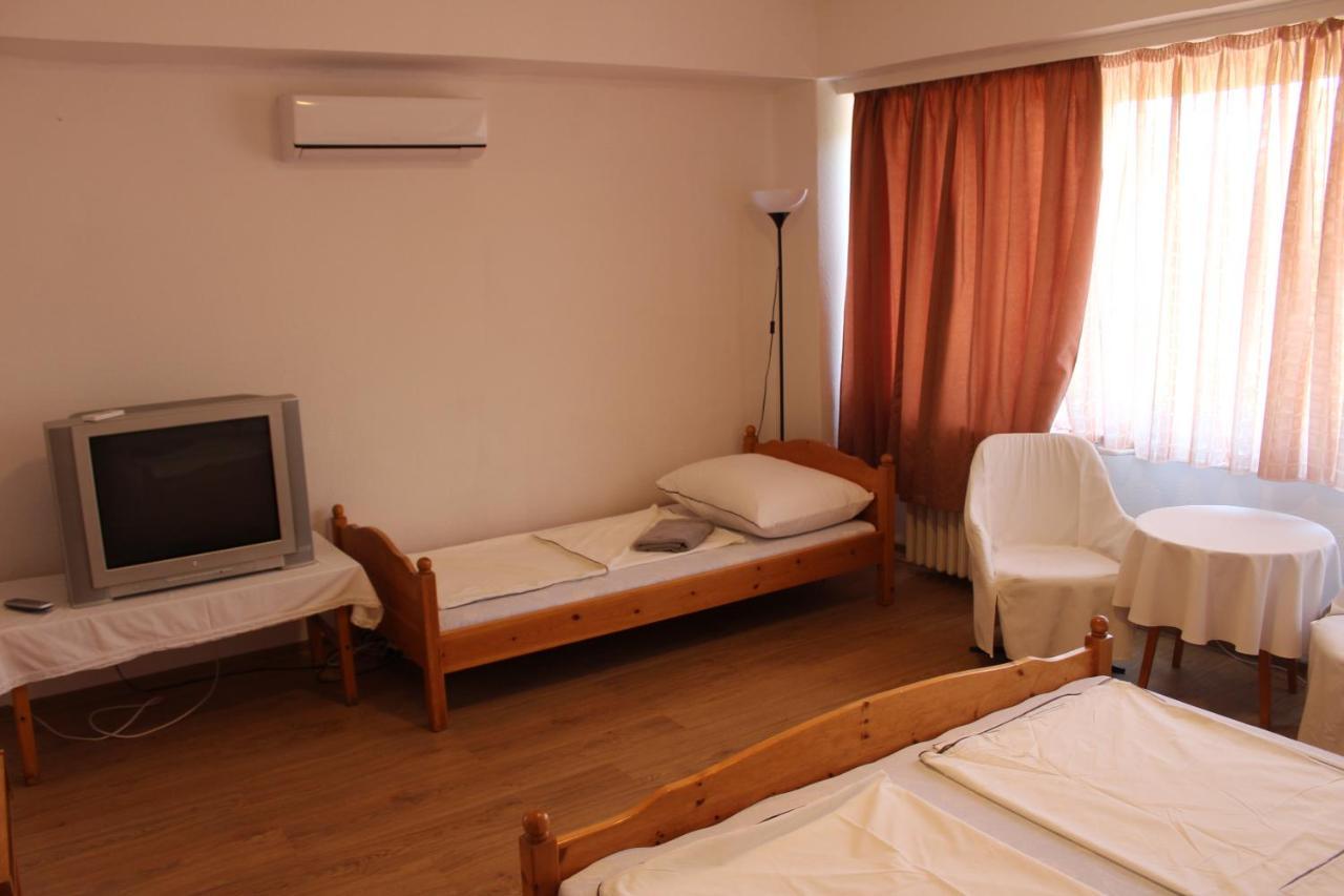 Hotel Tara Mestecǎneşti Exterior foto